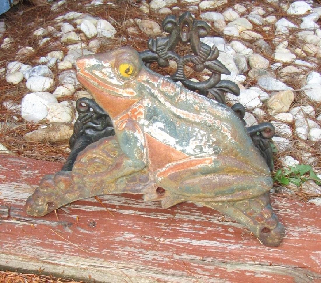 Cast Iron Frog Hose Rack (1 of 2)