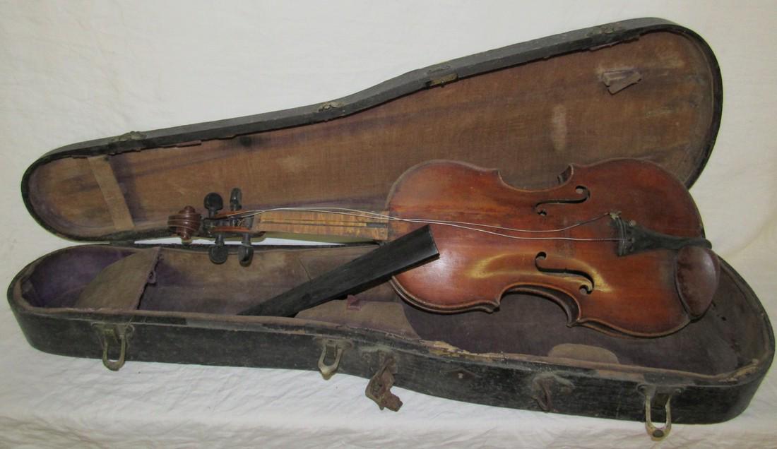 Antique 4/4 Violin with String Inlay & Case (1 of 18)