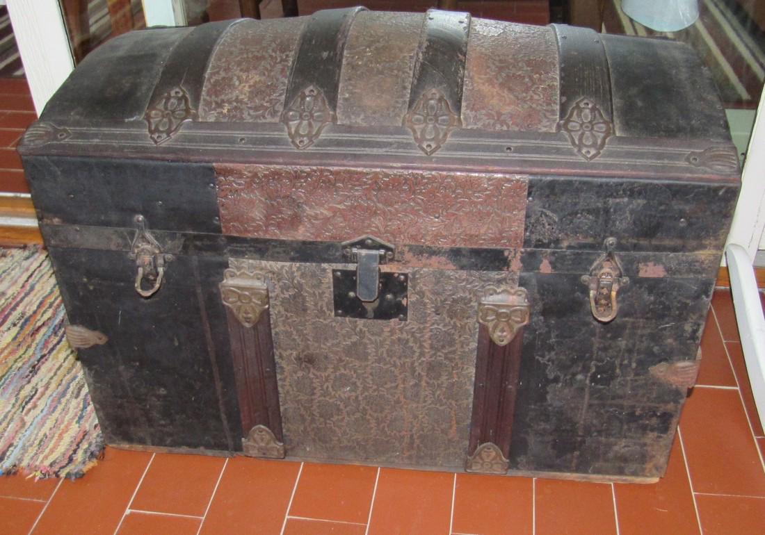 Antique Dome Top Trunk (1 of 5)