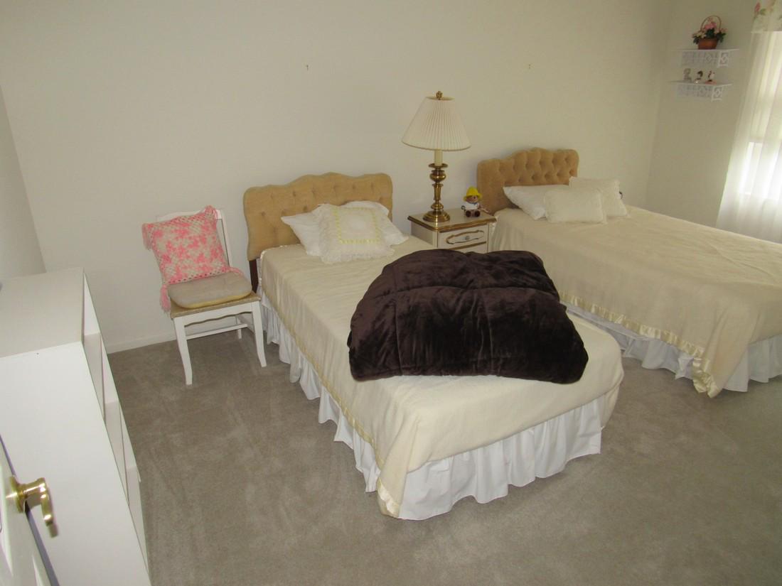 Bedroom Contents 2 Single Beds Night Stand Shelf & Misc (1 of 8)