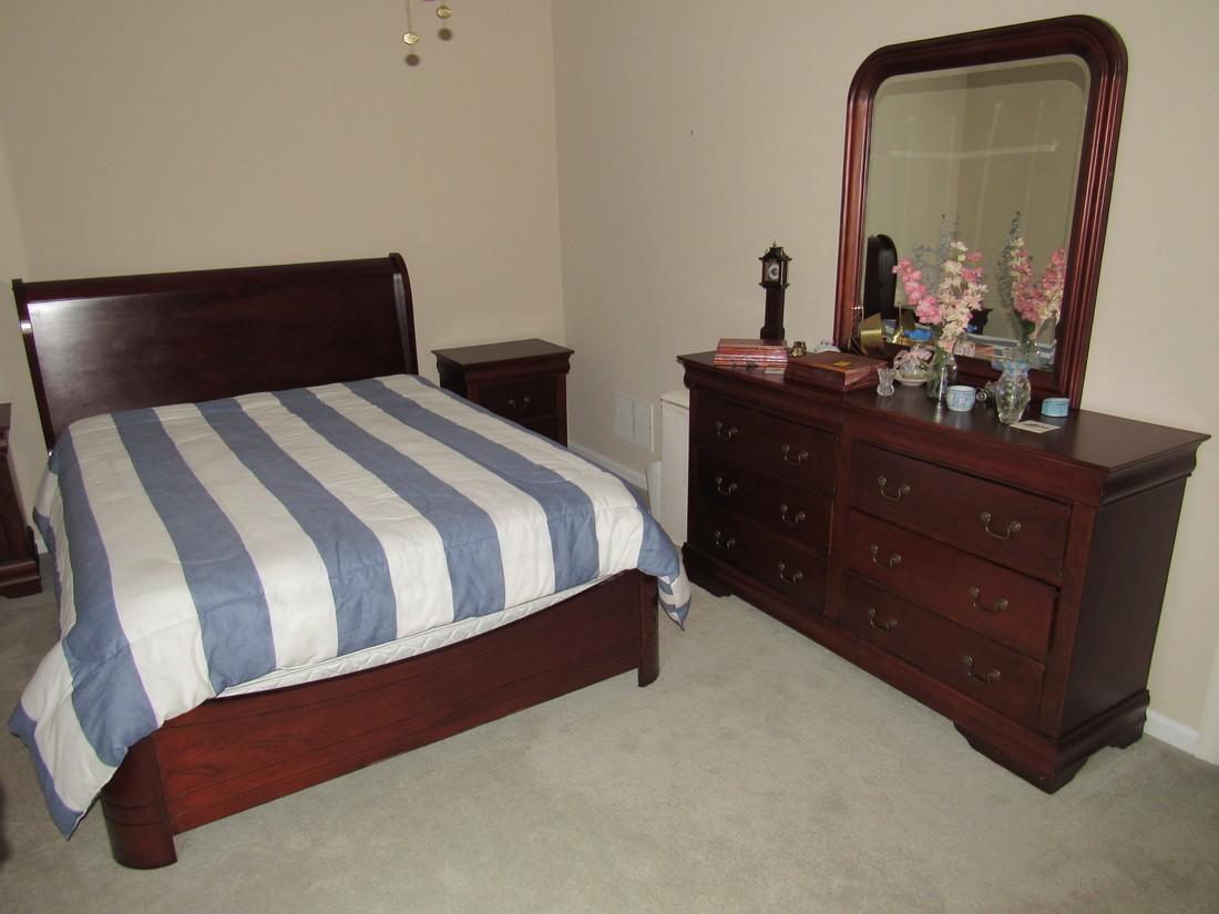Bedroom Set Dressers Queen Size Bed Night Stands (1 of 9)