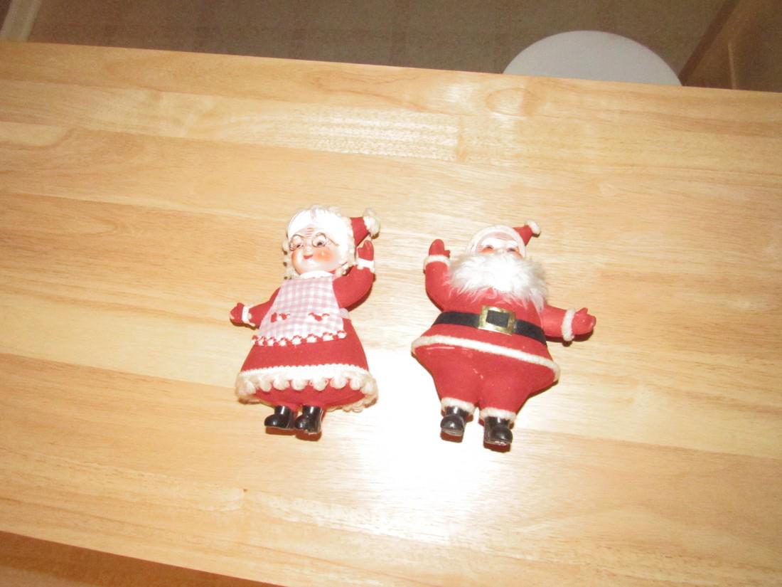 Vintage Mr & Mrs Santa Claus: Approx. 7" tall and made of plastic