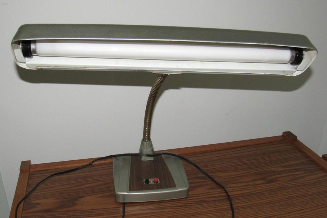 Vintage Adjustable Desk Lamp (1 of 2)