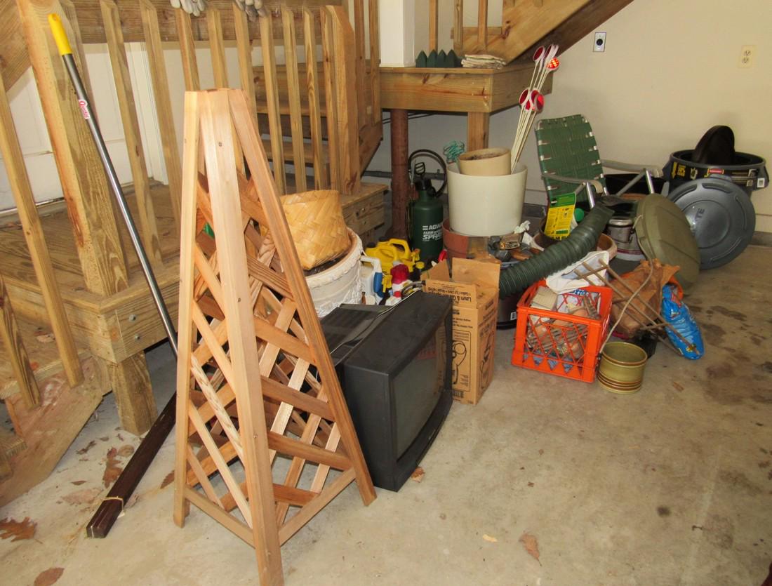 Partial Garage Contents Trash Cans Porch Posts Tools & (1 of 8)