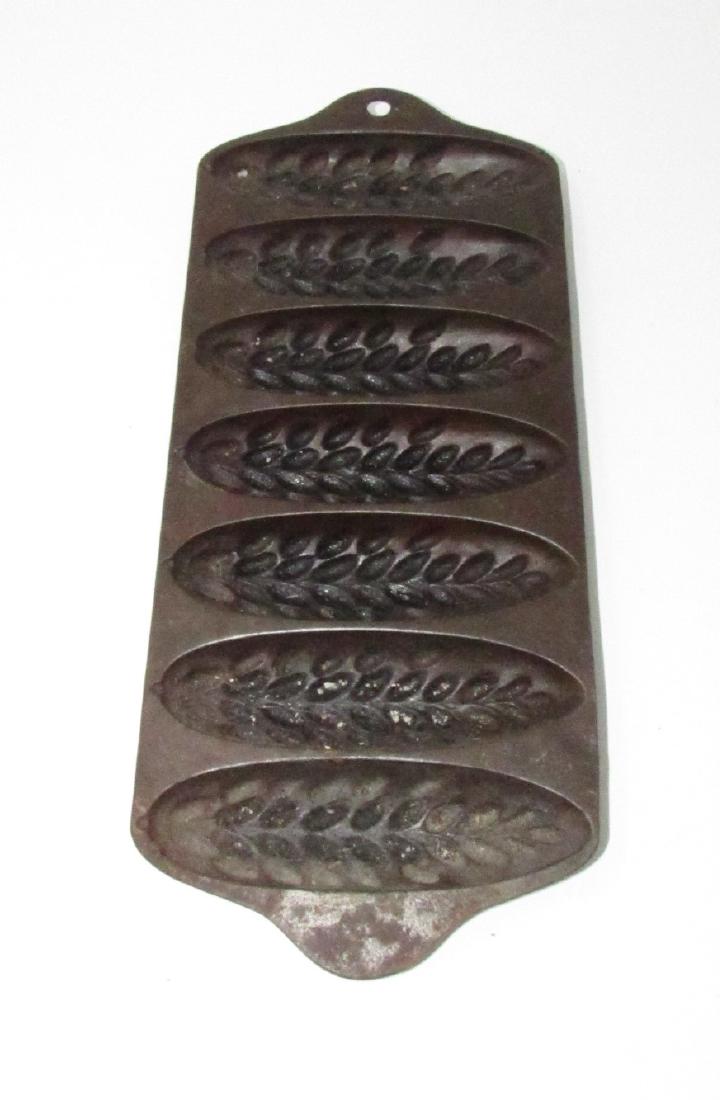Puritan No. 1270 Cast Iron Corn Stick Mold Pan 1513 (1 of 3)