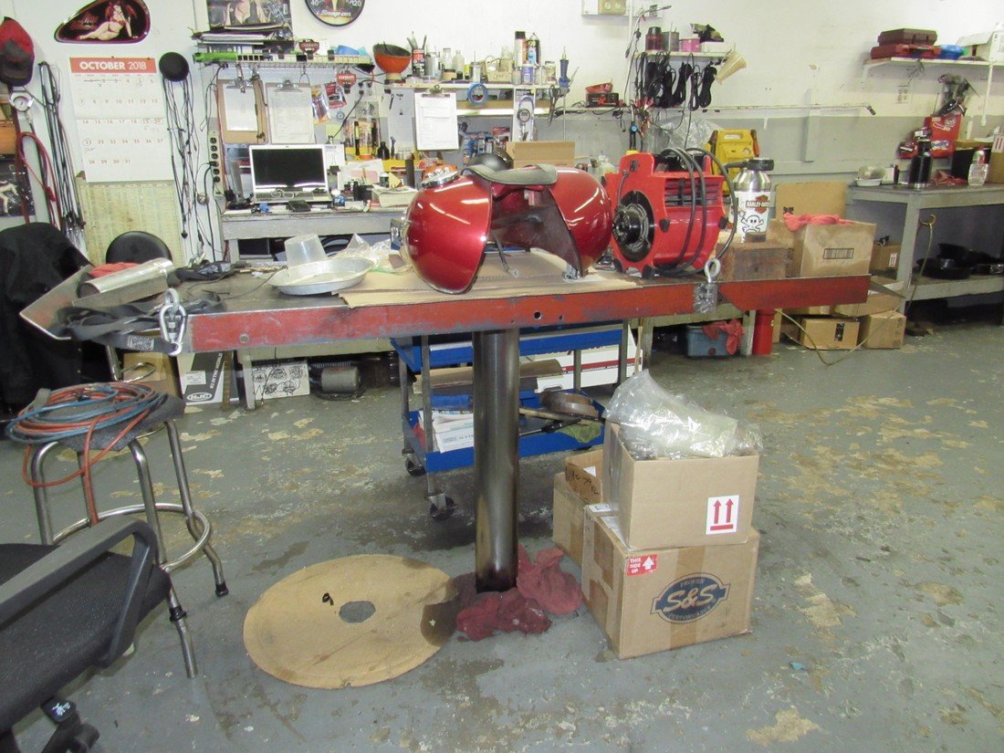 Bestway Single Post Motorcycle Lift Table Top: BUYER WILL NEED TO PICK THIS ITEM UP IN ROSELLE PARK NJ on Tuesday October 23rd From 10am-7pm . Must bring own help and tools for removing items from building. Owner told us it works. Stasak Auctionee