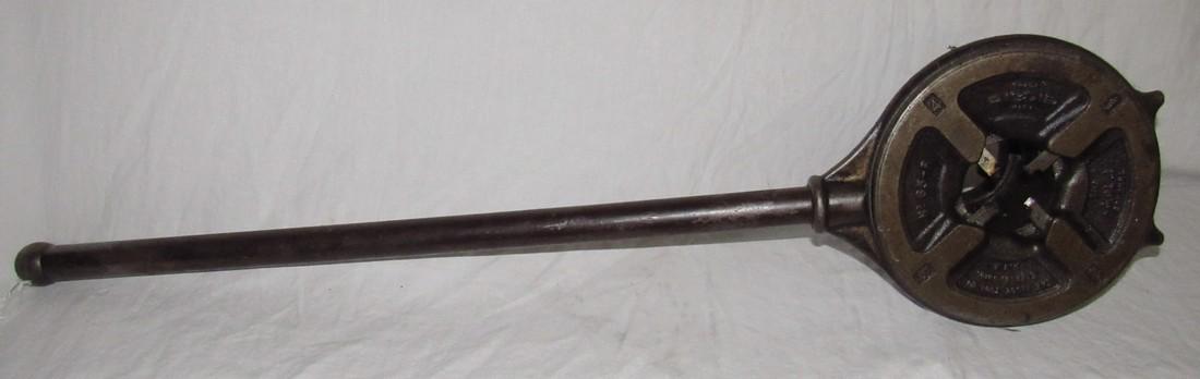 Rigid 65-R Pipe Threader (1 of 4)