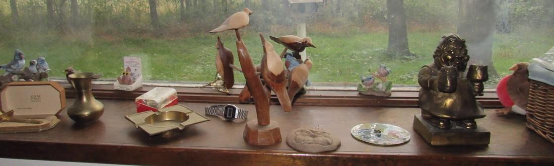 Contents of Window Sill Razors Wooden Bird Carving (1 of 5)