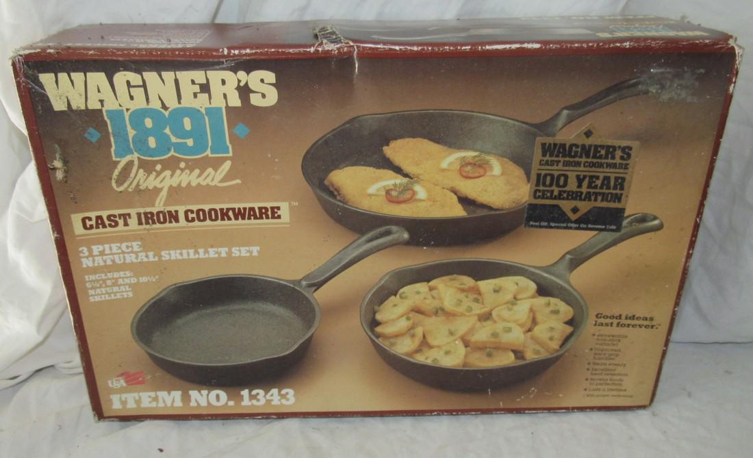 Wagner's Cast Iron Skillet Set in Original Box (1 of 2)