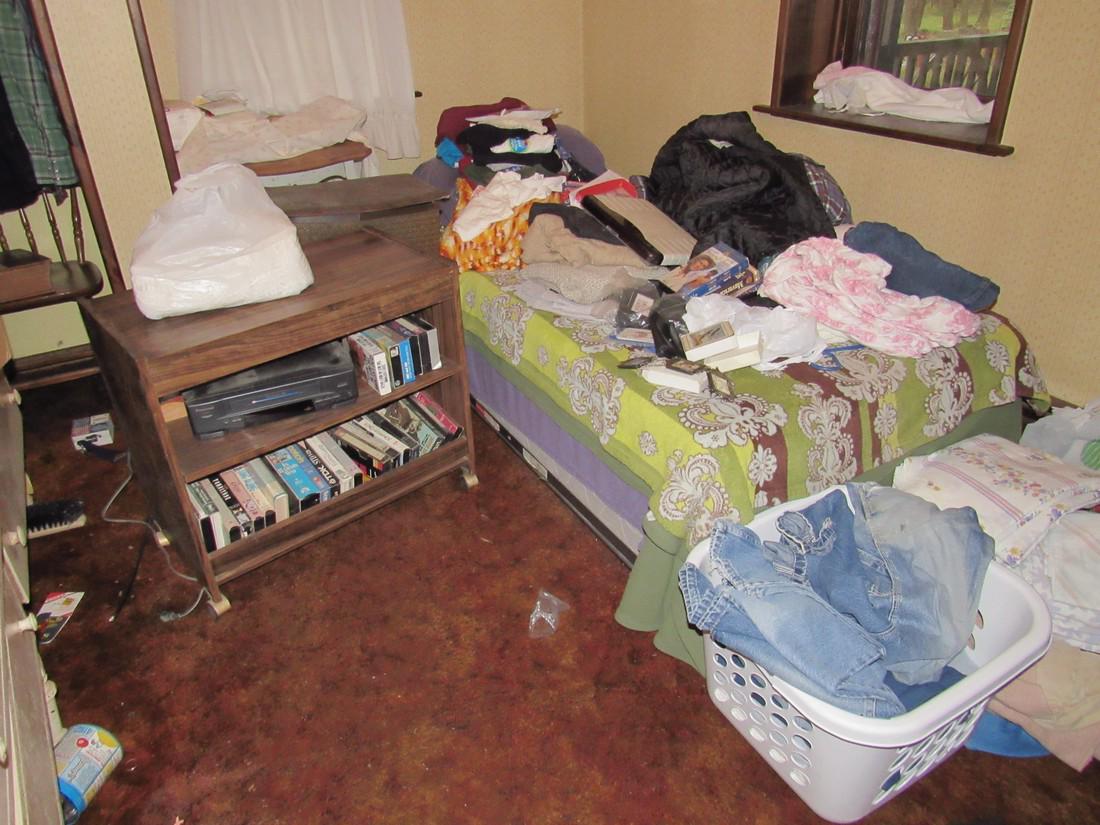 Bedroom Contents Clothing Dressers & Misc (1 of 9)