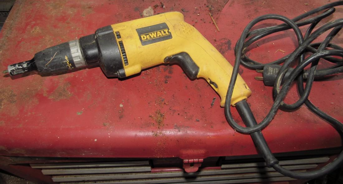 Dewalt Drill (1 of 2)