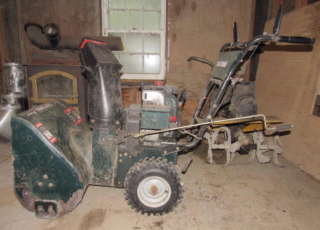Craftsman 5.5 hp Snowblower 24" (1 of 3)