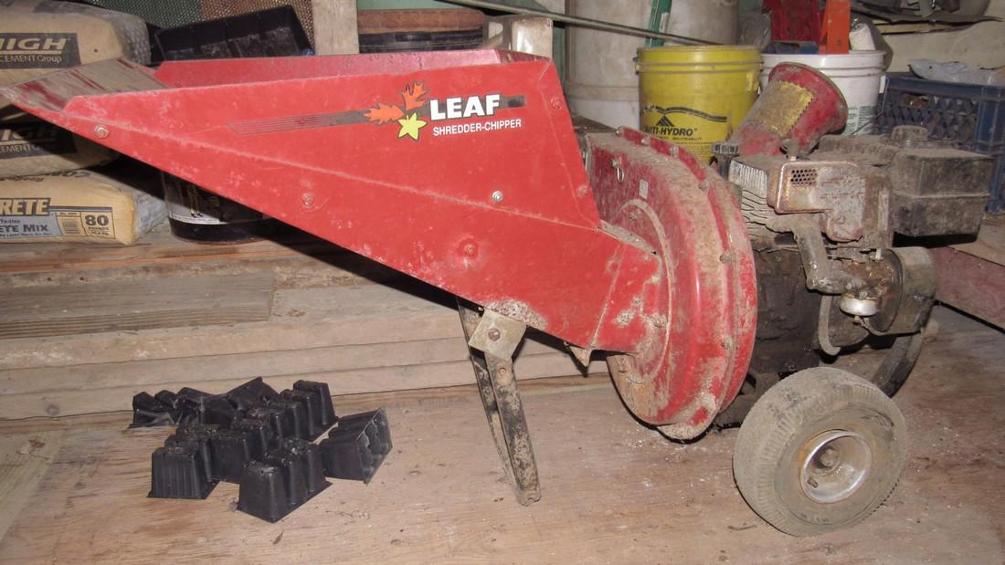 Leaf Shredder Chipper (1 of 3)