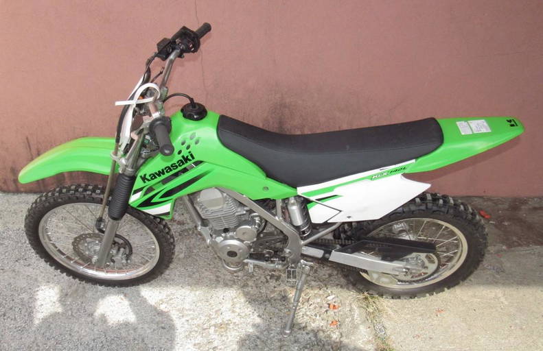 140l kawasaki dirt bike