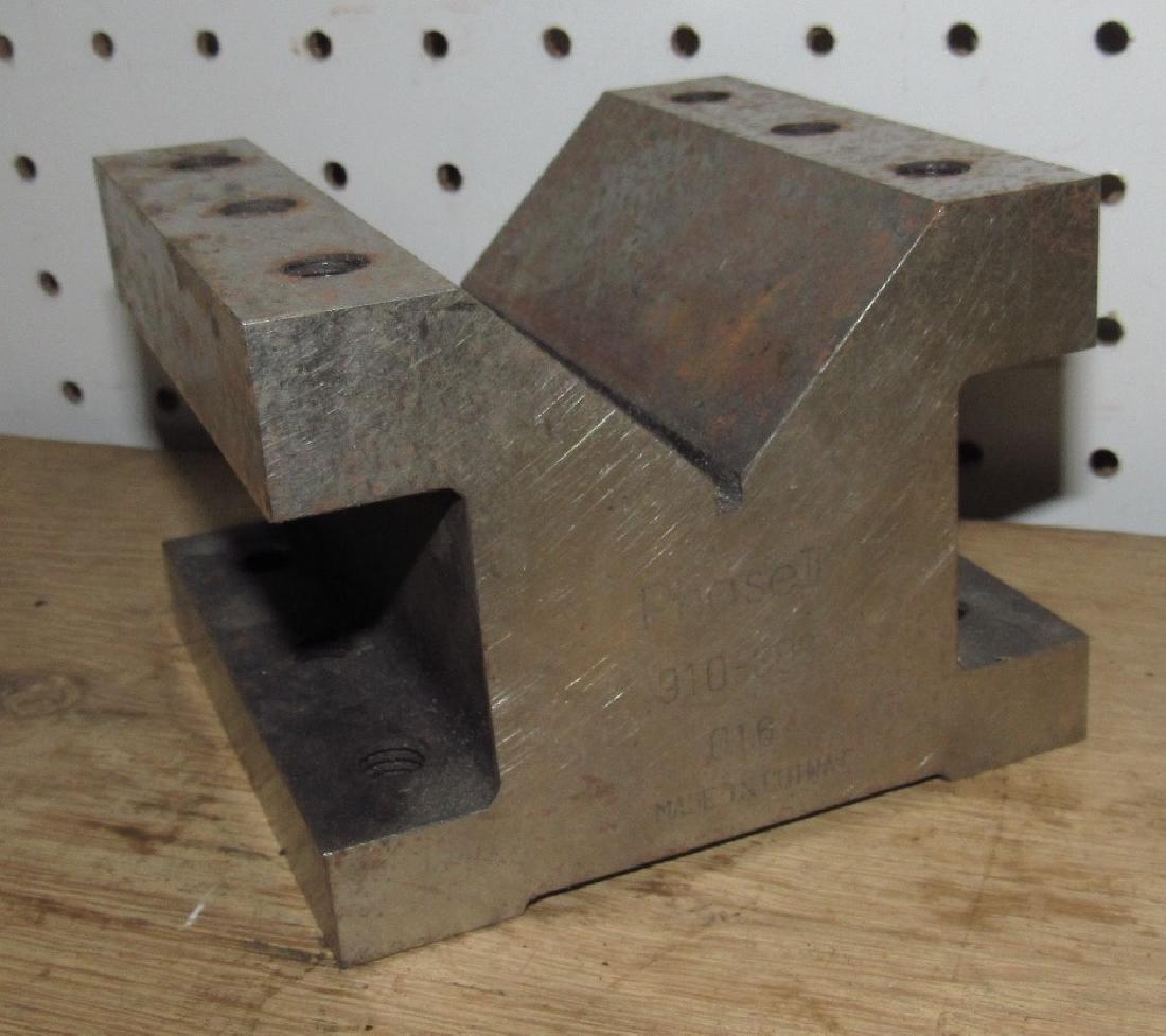 Phase II 910-303 Machinists V Block (1 of 4)