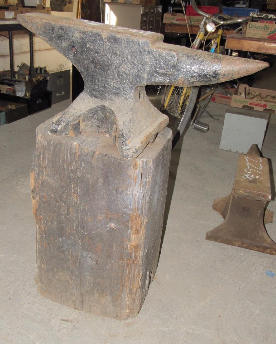 162 Pound Antique Anvil (1 of 5)