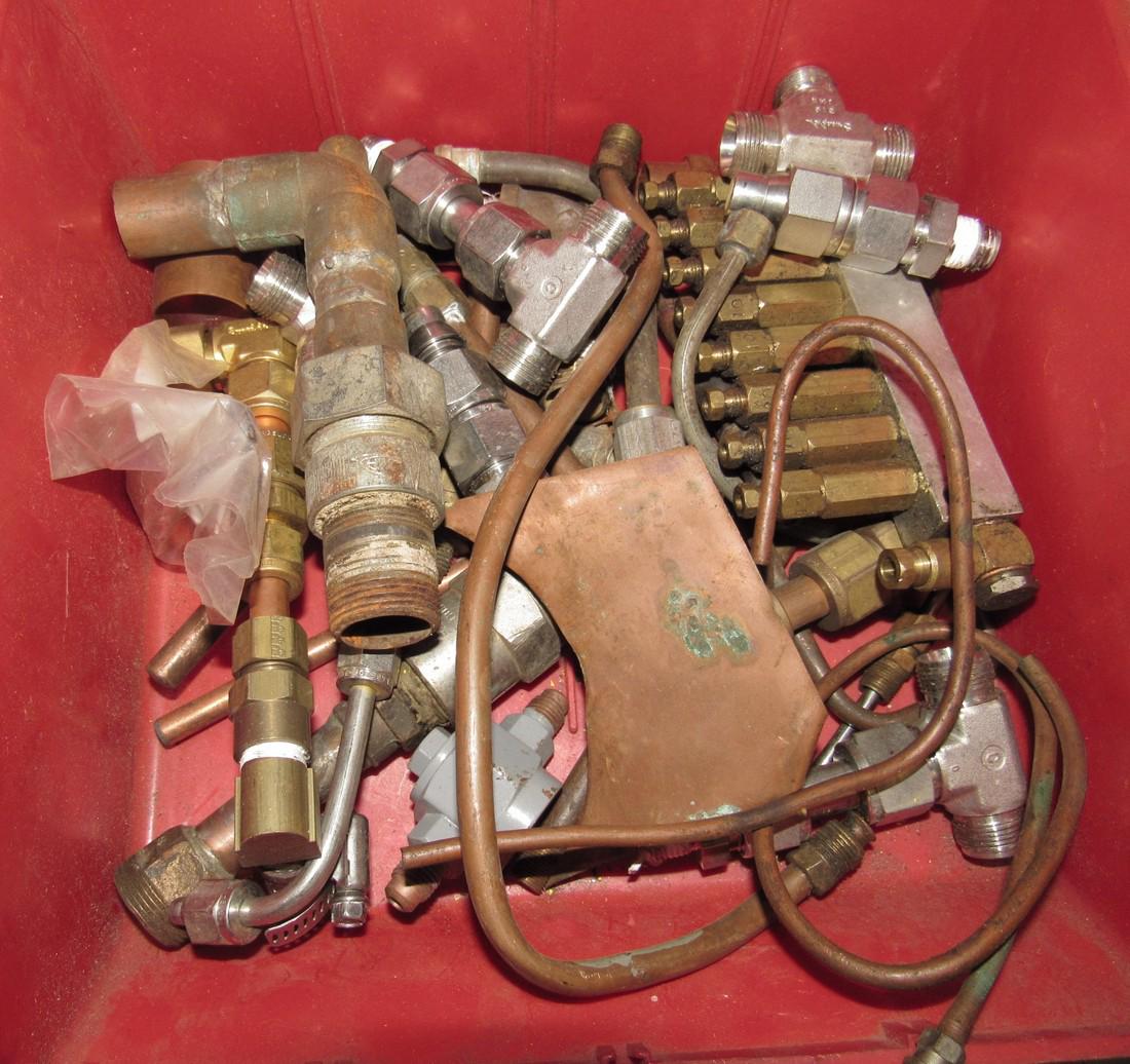 Approx. 9 pounds Mixed Brass Copper Valves Fittings (1 of 1)