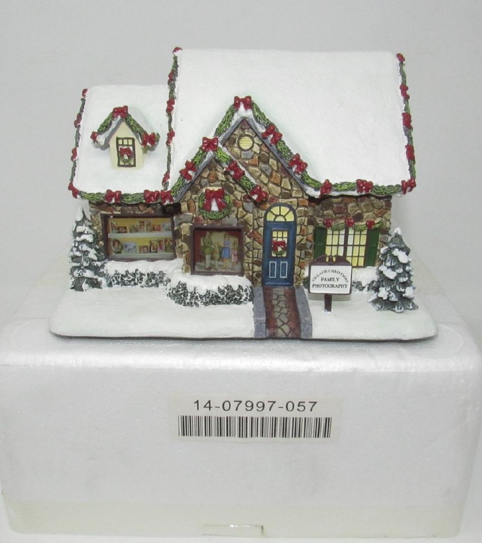 Thomas Kinkade Family Photography Christmas House: Hawthorne Village Lighted House