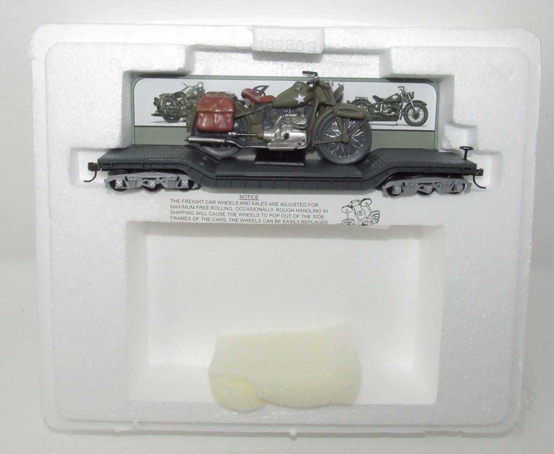 Bachmann 1942 Indian Motorcycle 841 Flatbed Train Car (1 of 1)