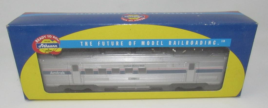 Athearn HO Scale Amtrak Streamline Passenger RPO Car (1 of 2)