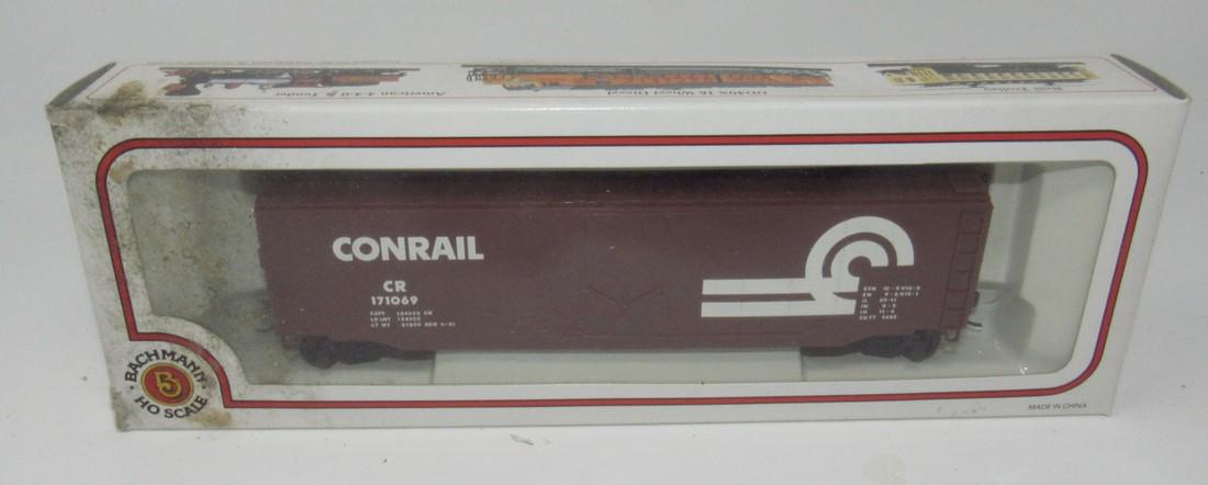 Bachmann Conrail HO Scale Box Car Train #73649 (1 of 1)