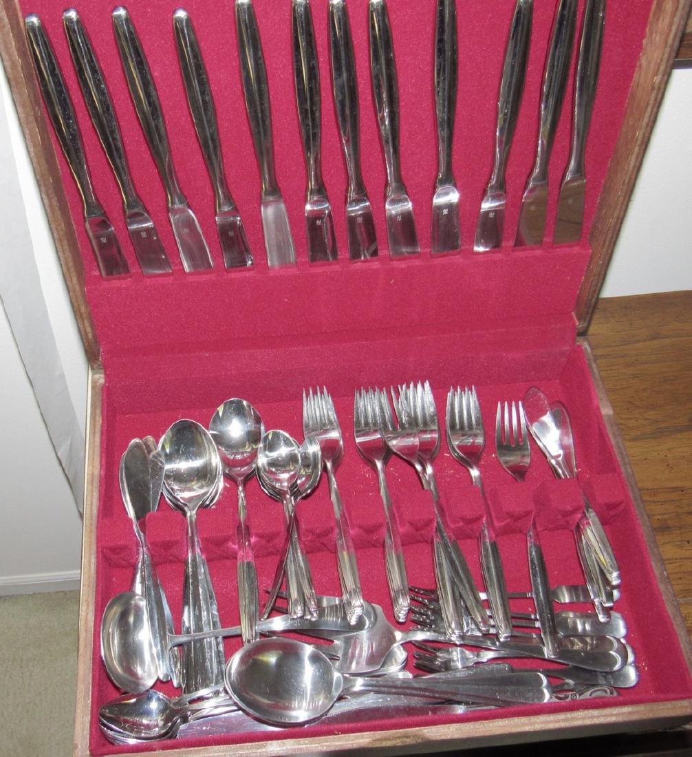 Oxford Hall Flatware Set (1 of 3)