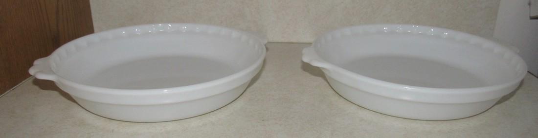 2 Pyrex 8 1/2" Pie Plates: Getting both pictured