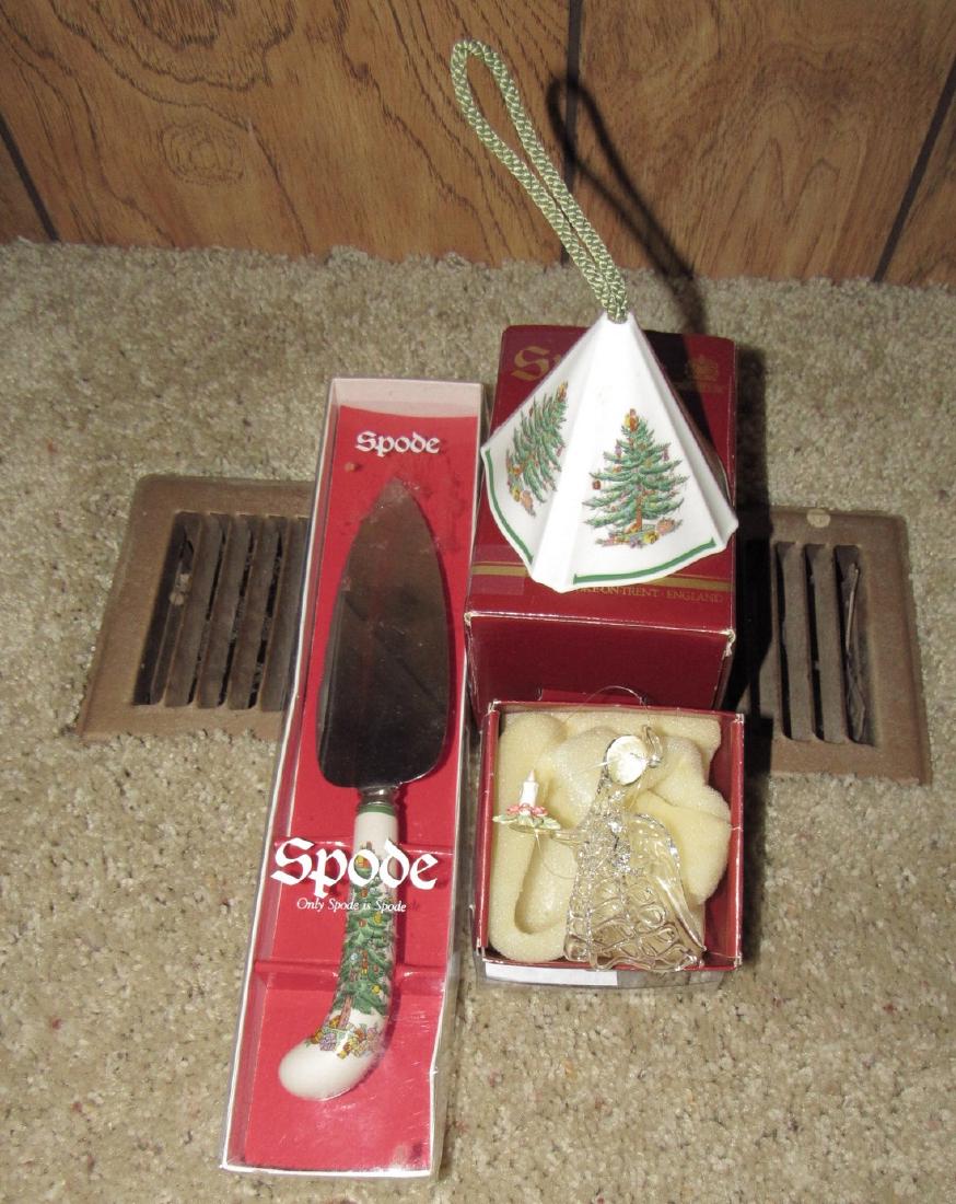 Spode Christmas Ornaments and Cake Server (1 of 2)