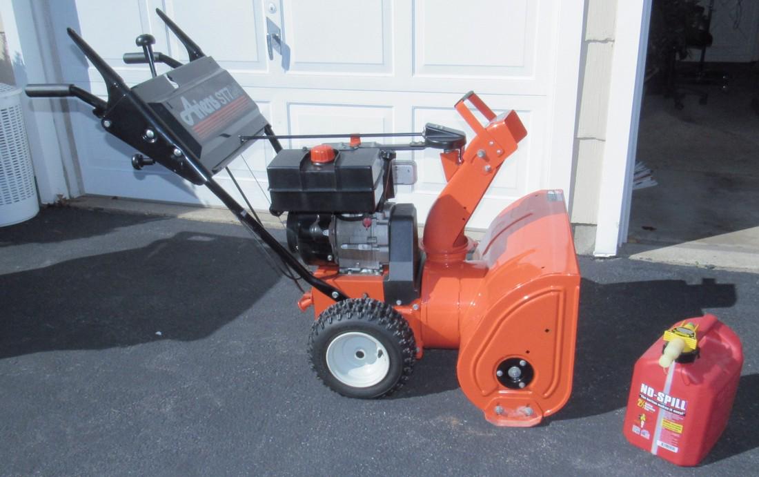 Ariens ST724 Snowblower
