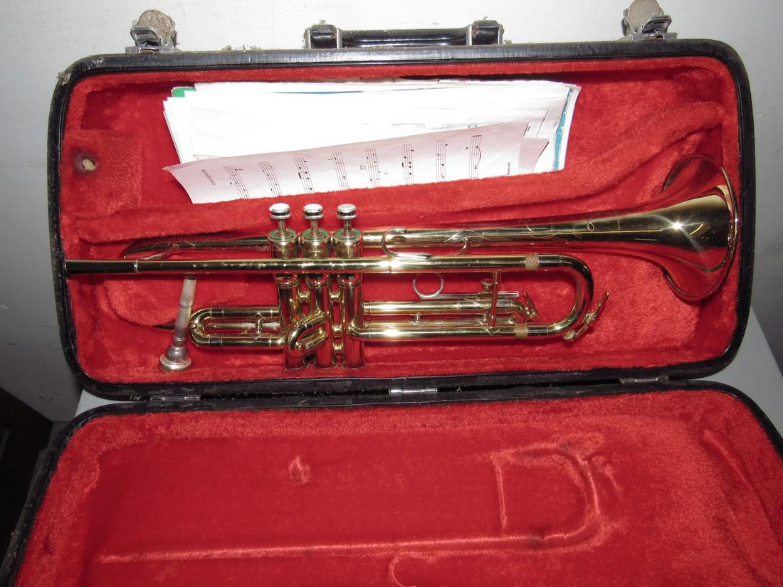 Cleveland 600 Brass Trumpet King Musical Instruments (1 of 2)