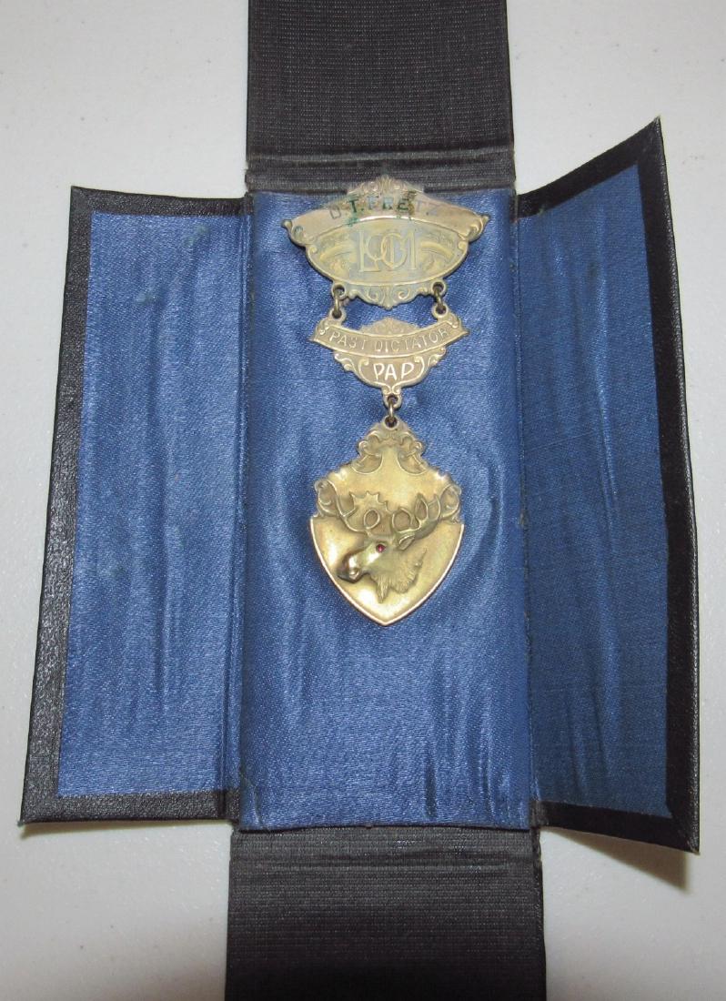 LOOM Fraternal Moose Lodge Pendant 1918 Pin (1 of 3)