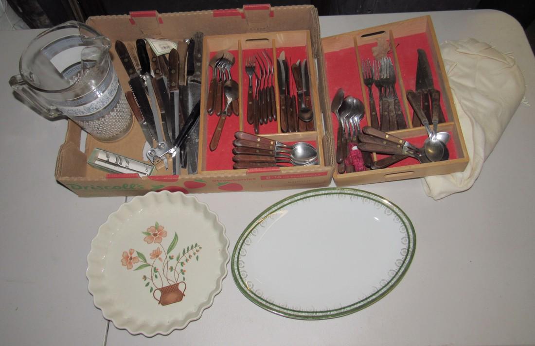 Kitchen Knives Flatware Water Pitcher (1 of 3)