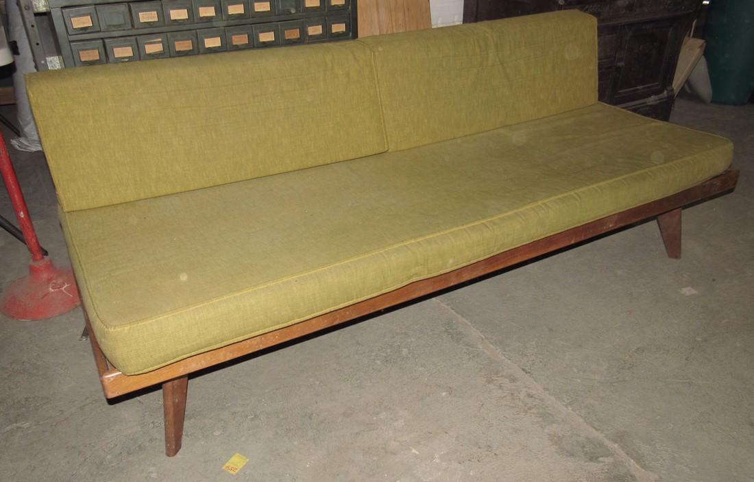 Vintage Mid Century Modern Sofa: Approx 31" x 76"