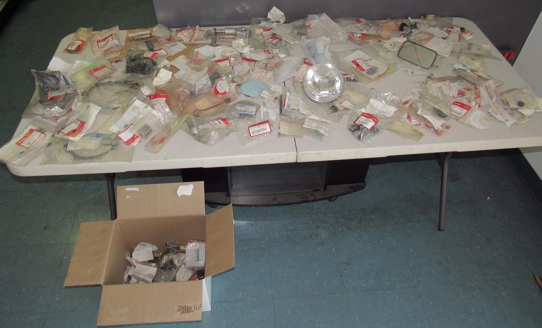 Honda Motorcycle Parts Lot Headlight Mirror Key (1 of 6)