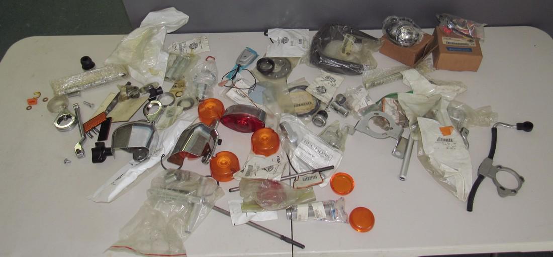 Large Lot of Harley Davidson Motorcycle Parts: Getting all pictured