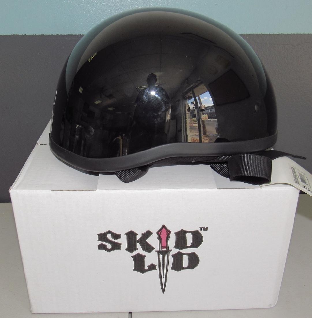 Skid Lid Size Small Motorcycle Helmet New ! (1 of 3)