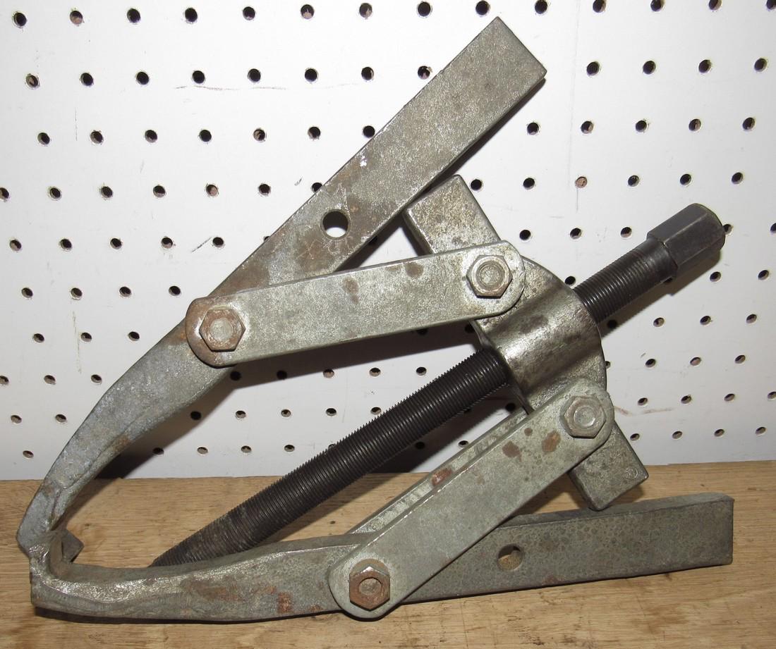 Large Puller (1 of 1)