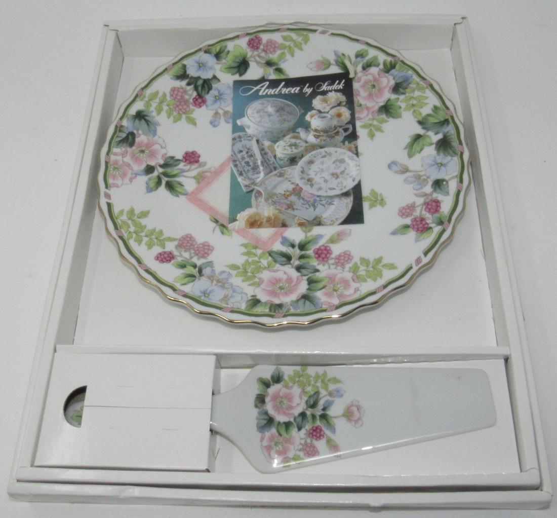 Andrea by Sadek Cake Plate & Server: Plate is approx 10 1/2" in diameter