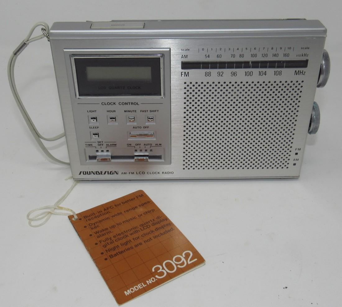 Vintage Soundesign Model 3092 AM/FM Clock Radio (1 of 2)