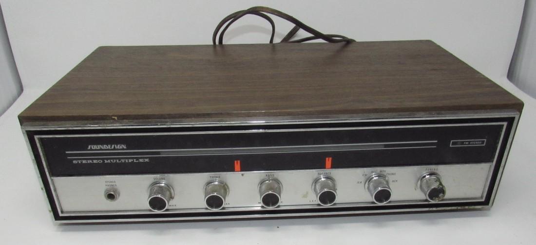 Vintage Soundesign Multiplex Stereo: Plugged in and it lights up. Sold in untested condition