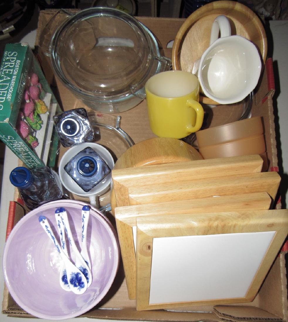 Pyrex Covered Casserole & Misc Kitchenware (1 of 3)