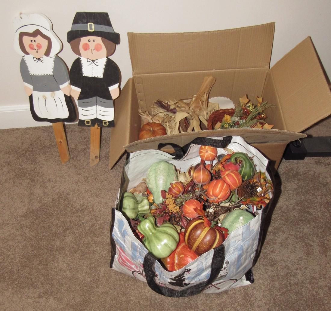 Fall / Thanksgiving Decorations: Getting all pictured