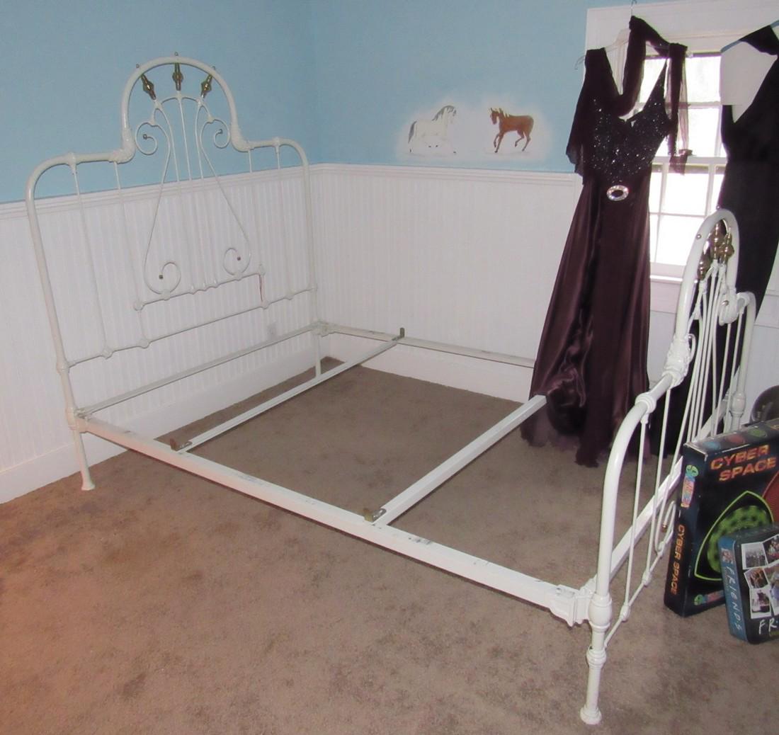 Brass & Iron Bed (1 of 3)