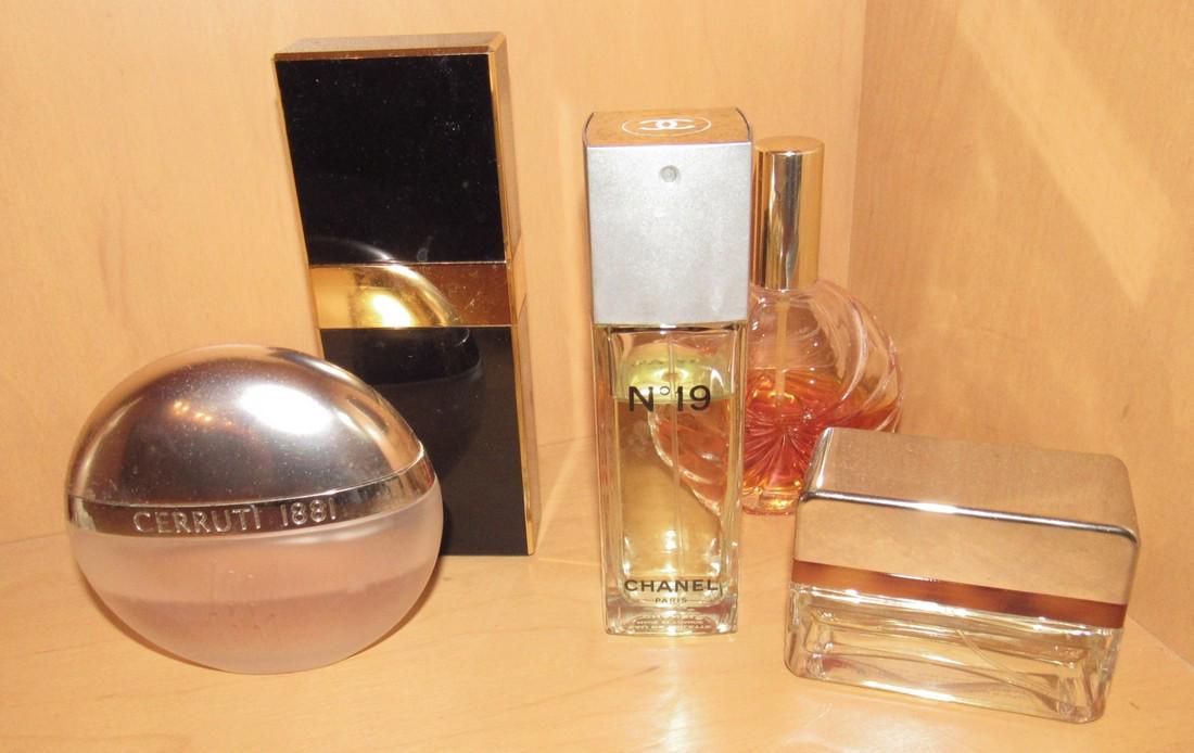 Cerruti Chanel Coco No 19 Nading Patout Intrusion: Cerruti 3.4oz (1/2 full), Nading 5" bottle ( 1/2 full), No. 19 ( 3/4 full), Intrustion ( over 3/4 full). Not sure on Coco bottle