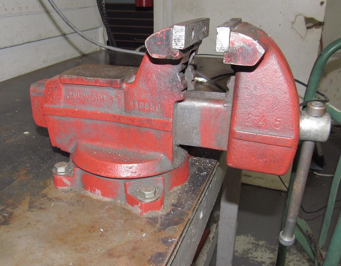 Wilton 5" Jaw Swivel Vise (1 of 2)