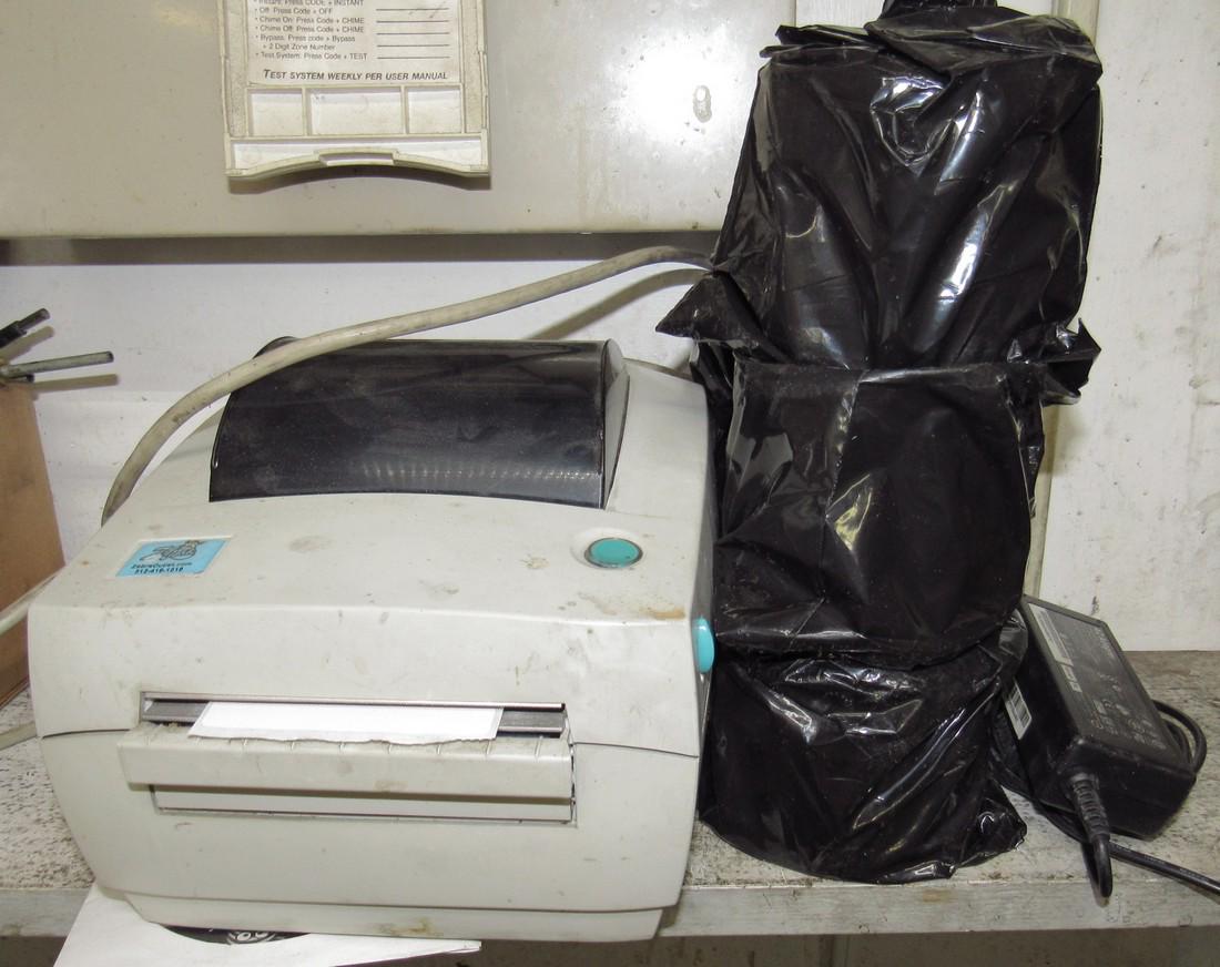 Zebra Label Machine and 6 Rolls of Labels: Works !