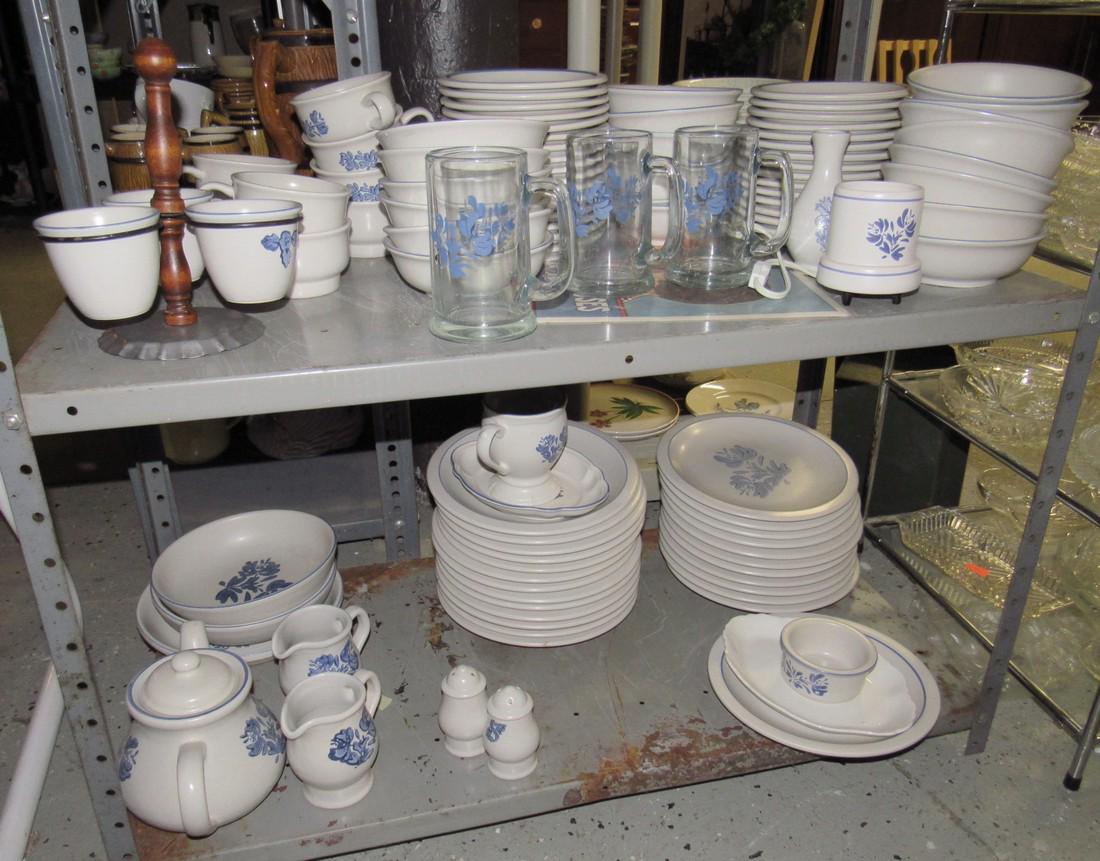 Pfaltzgraff Dinnerware: Getting all pictured of shelf