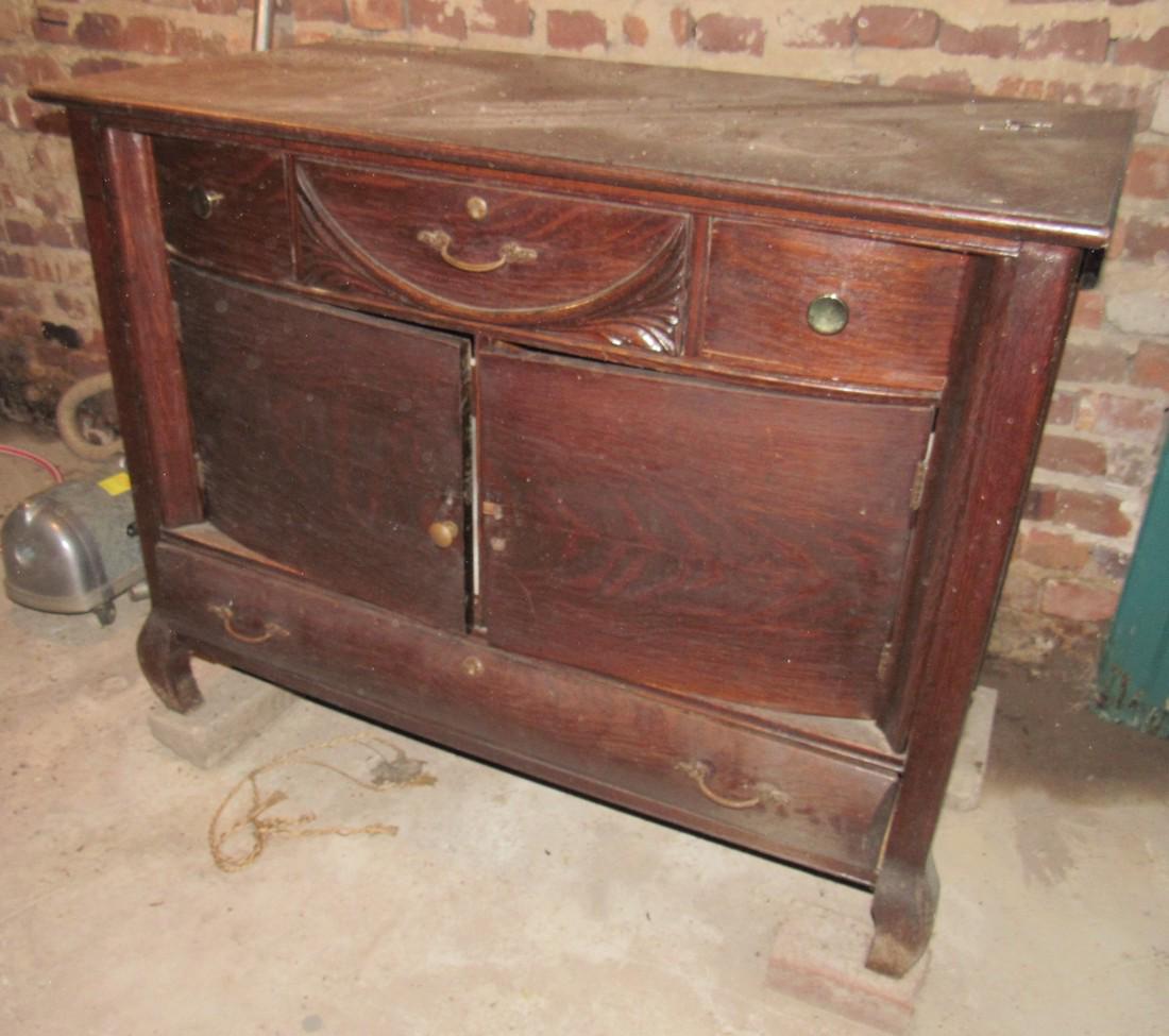 Oak Sideboard: Approx 22" x 42" x 32 1/2" tall