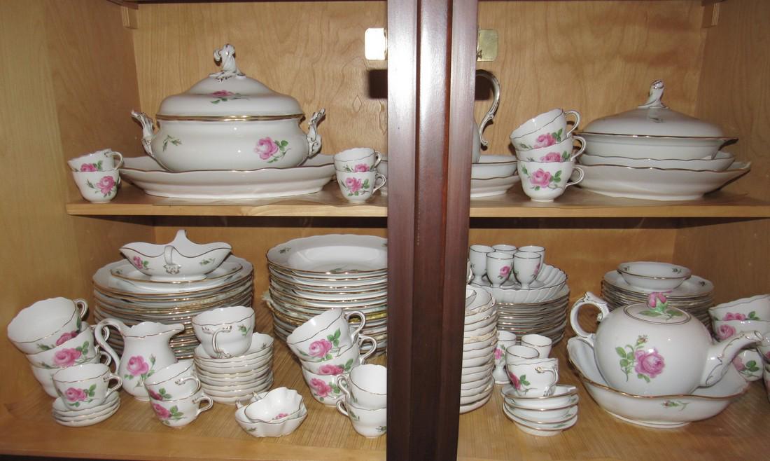 Meissen Rose Pattern Table Service 130 Pieces (1 of 11)