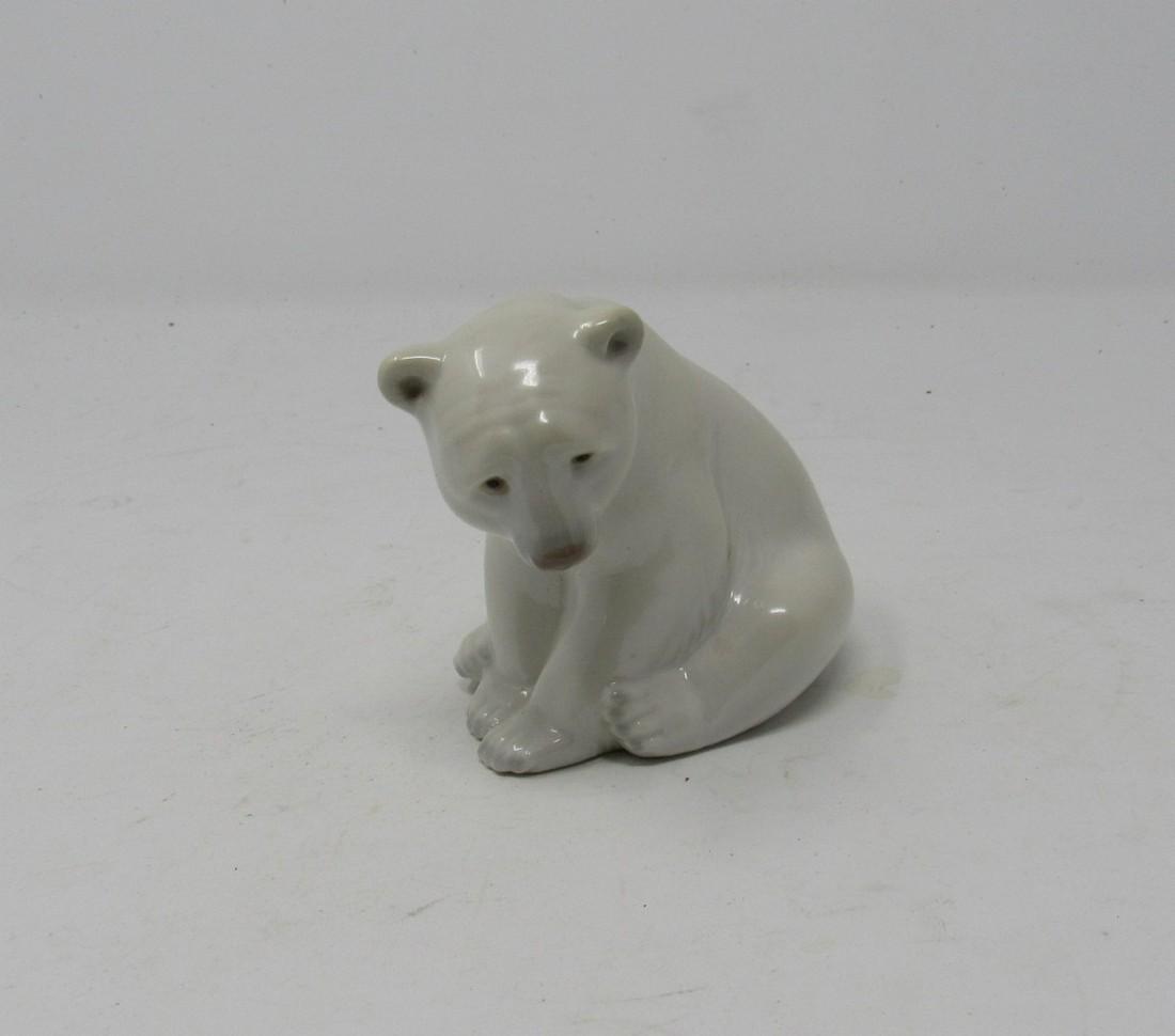Lladro Polar Bear: Approx 3 1/2" tall
